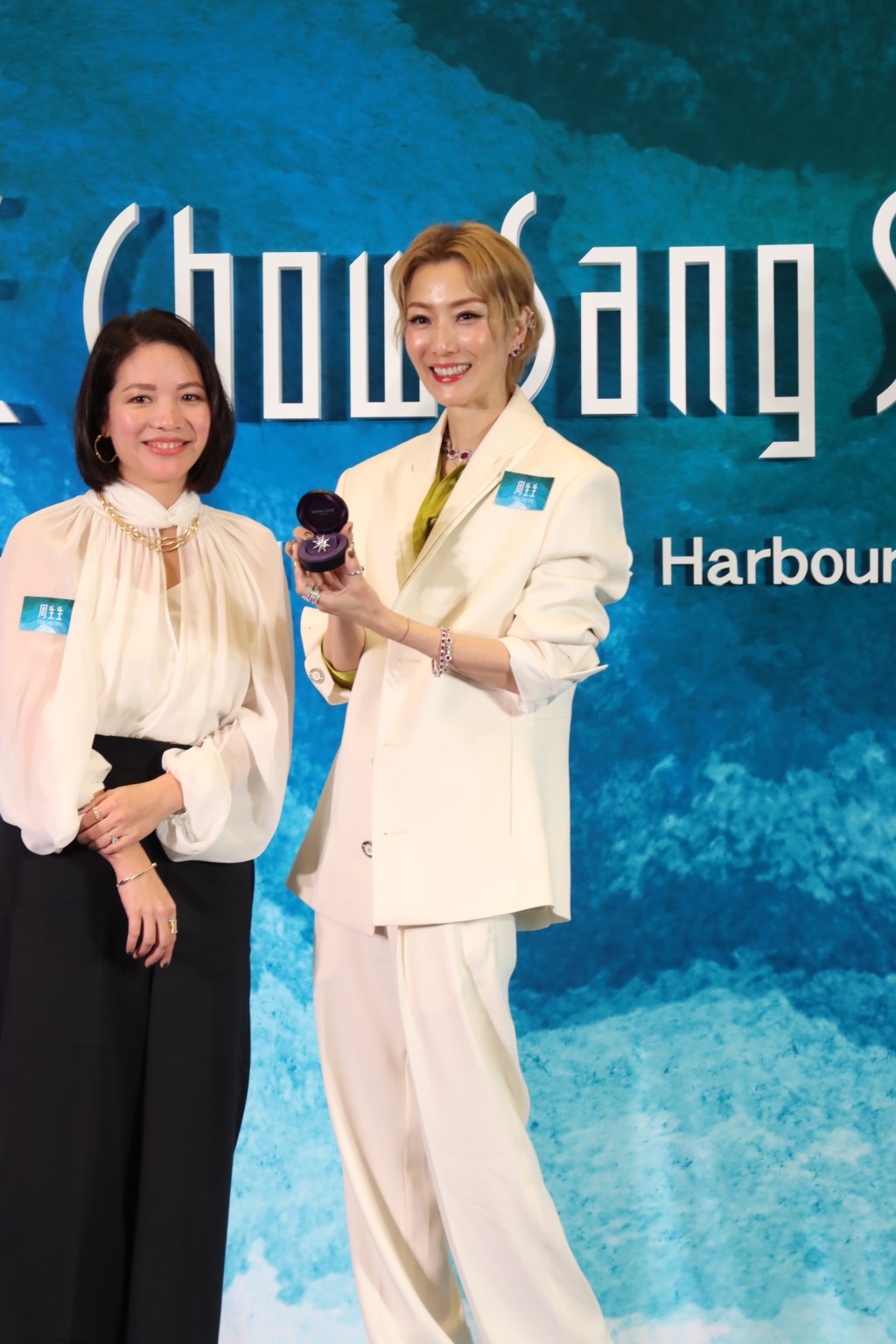 Sammi表示会买珠宝送给妈咪。