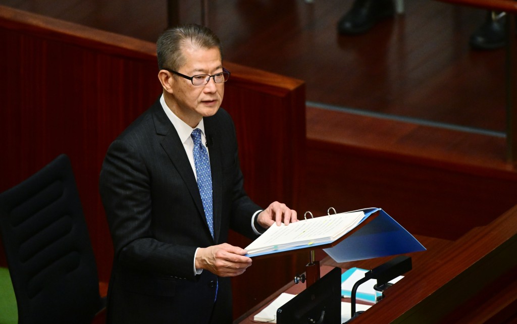 財政預算案提出預留10億元成立人工智能研發院。 財政預算案提出預留10億元成立人工智能研發院。