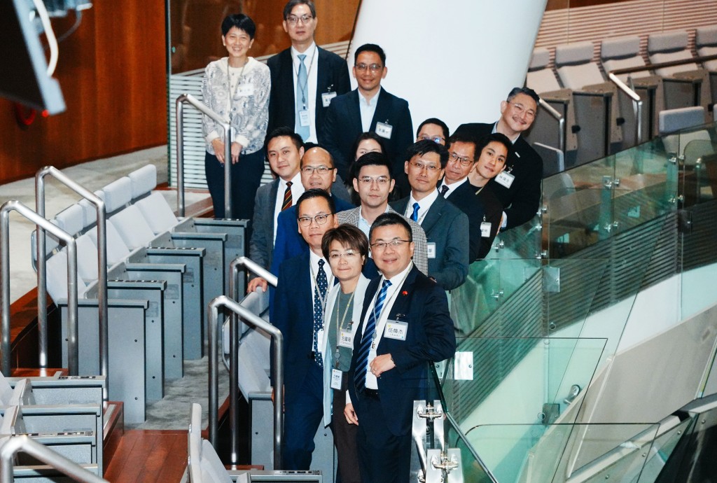 各大板塊正招兵買馬。資料圖片 各大板塊正招兵買馬。資料圖片