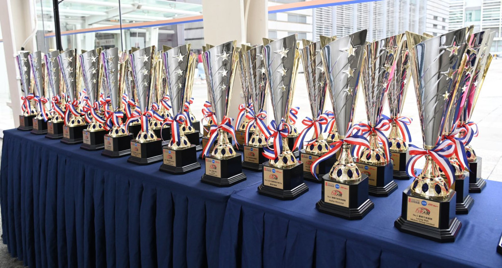 今年「NO.1汽車大獎」頒獎禮再創高峰，合共頒發37個大獎。