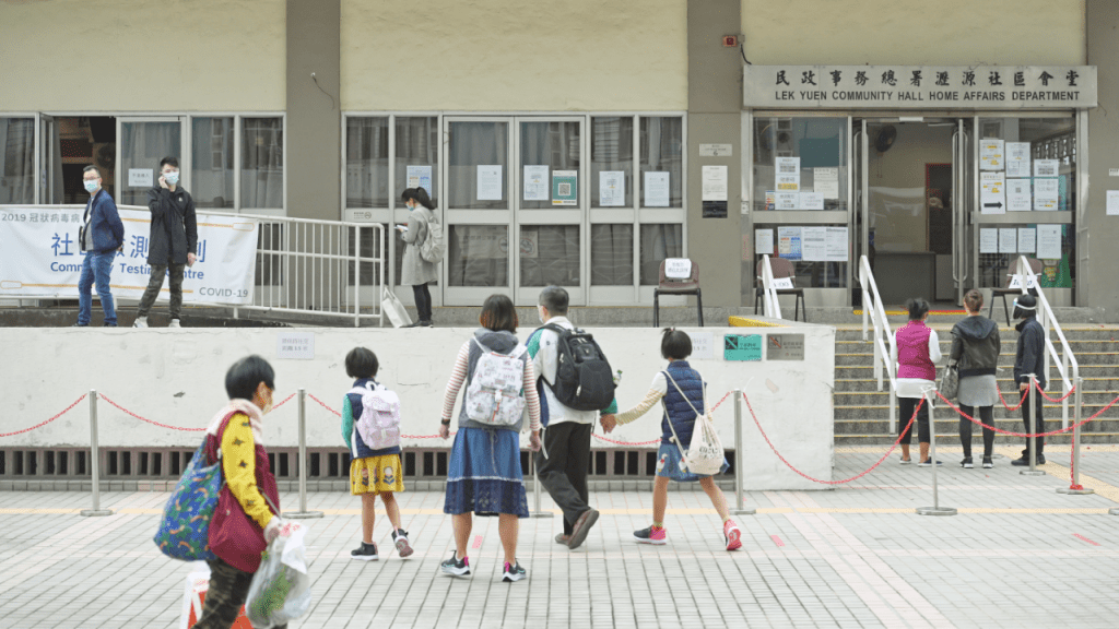 沙田瀝源邨等多廈污水陽性,政府派37萬快測包。資料圖片