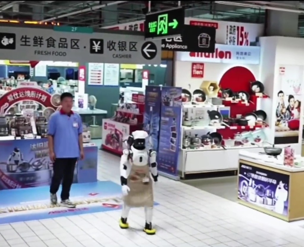 AI人形机械人卖锅，是噱头还是实用？