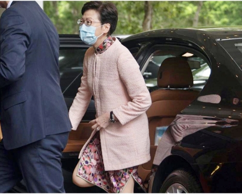 林鄭月娥早上抵達位於金鐘的香港會場。