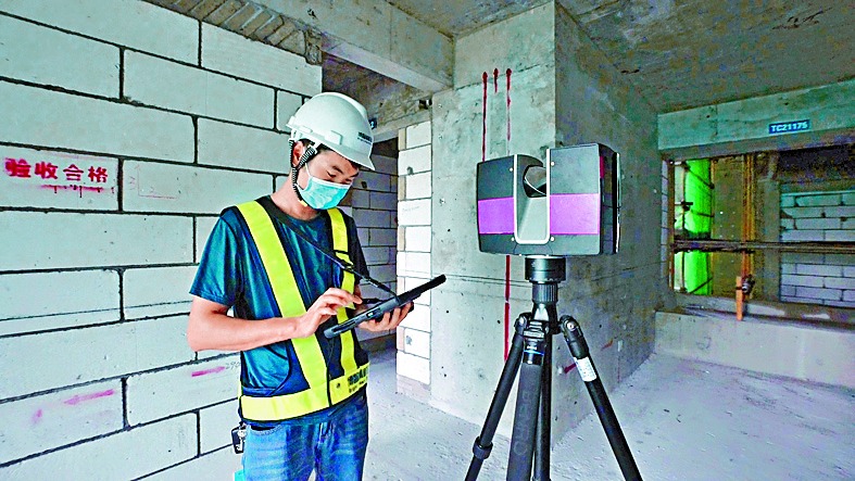 ■博智林聚焦建筑机械人及智能施工设备研发应用，图为测量机械人。