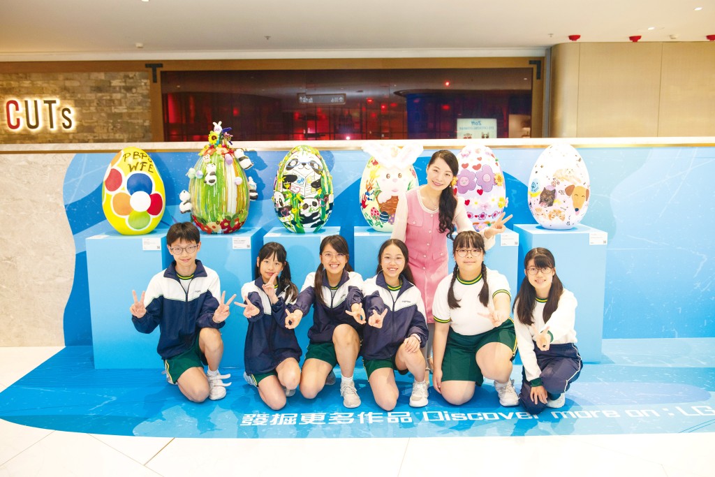 來自海怡寶血小學的同學們在「SOUTHSIDE ARTival」呈獻名為《以愛為家》的作品。