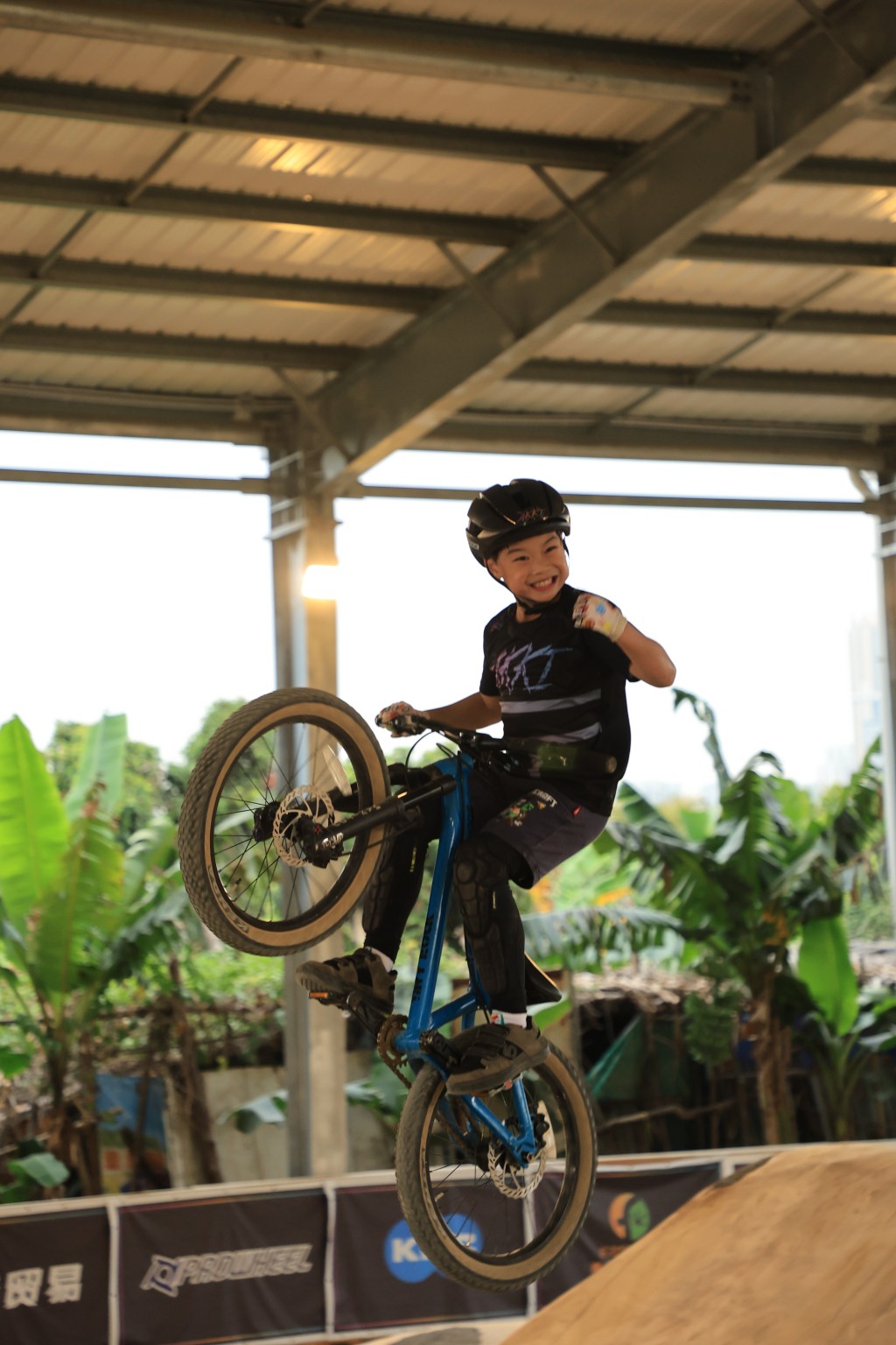 場地除了開放予車友練習，更不時舉辦小班教學、嘉年華及比賽，漸漸成為山地車和越野車迷的聚腳地。