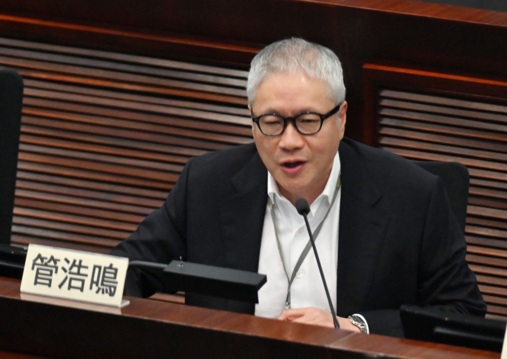 管浩鳴則關注未來人口老化等問題。資料圖片