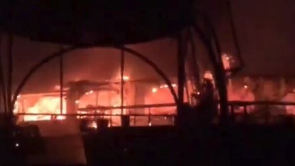 現場火勢猛烈。社交平台X