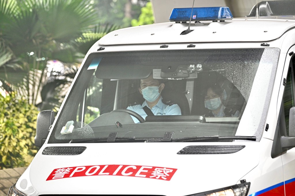 光城者案提堂,有警車駛至法院。