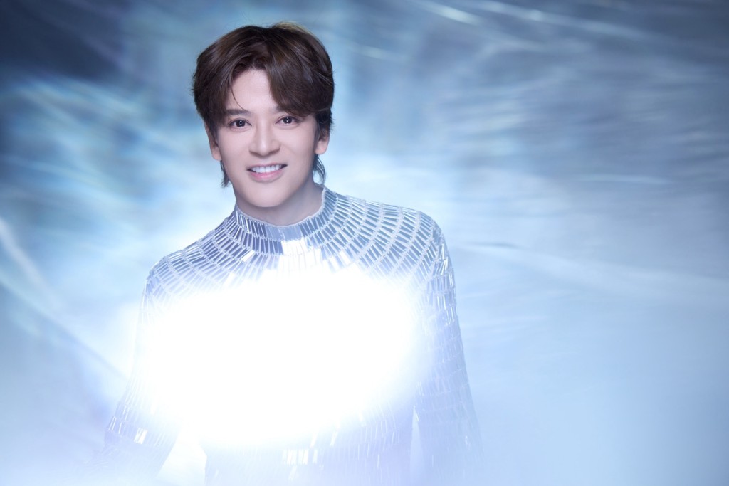 MV誠邀「音樂錄影帶教父」、國際時尚攝影大師林炳存掌鏡。