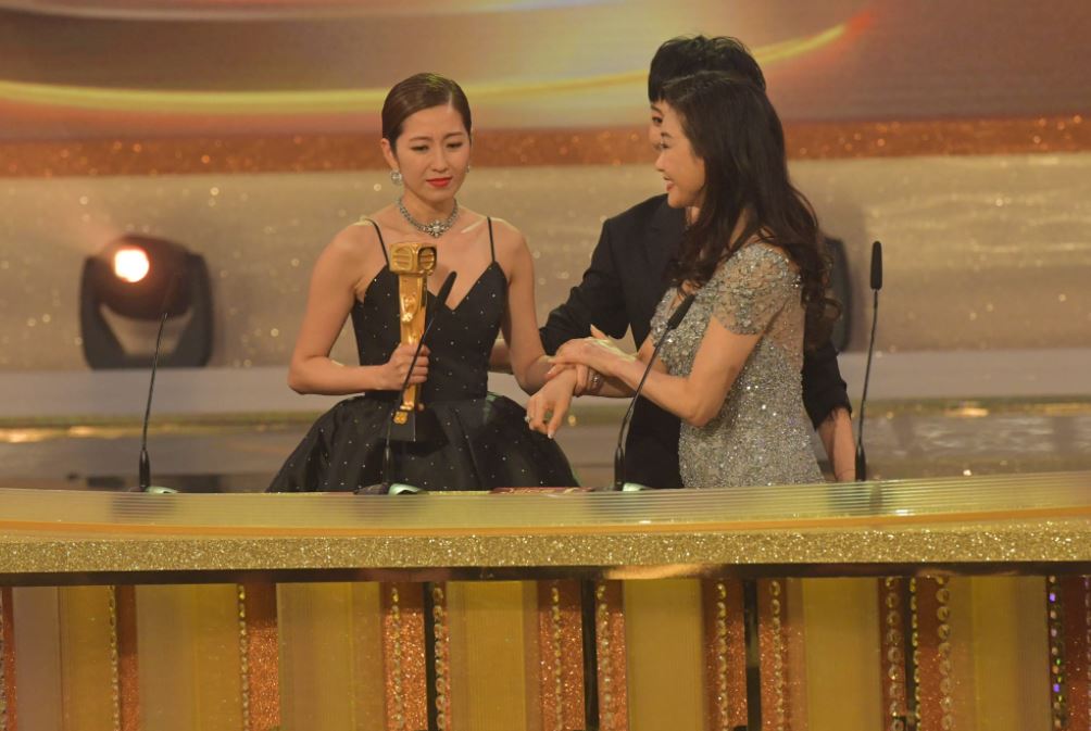 在TVB17年，YoYo昨晚首奪女配角獎。
