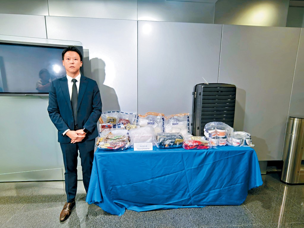 警方毒品調查科行動組高級督察陳源勳，講述案情。