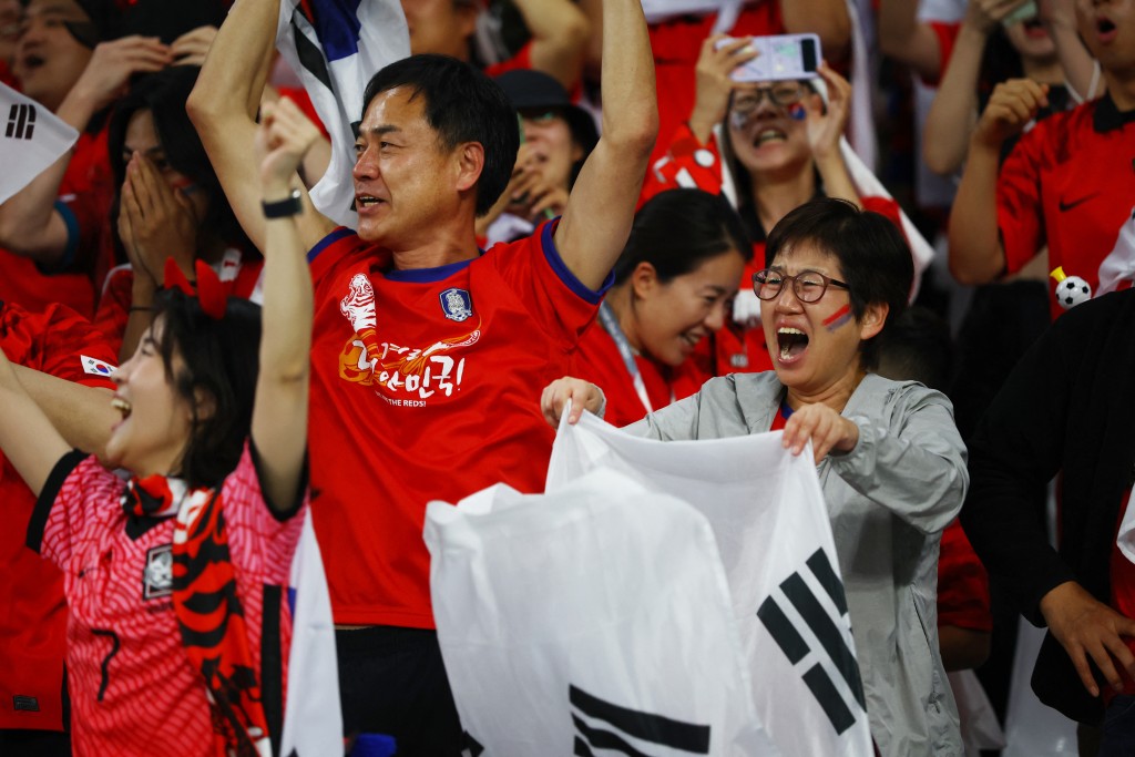 南韓球迷今晚集氣。Reuters