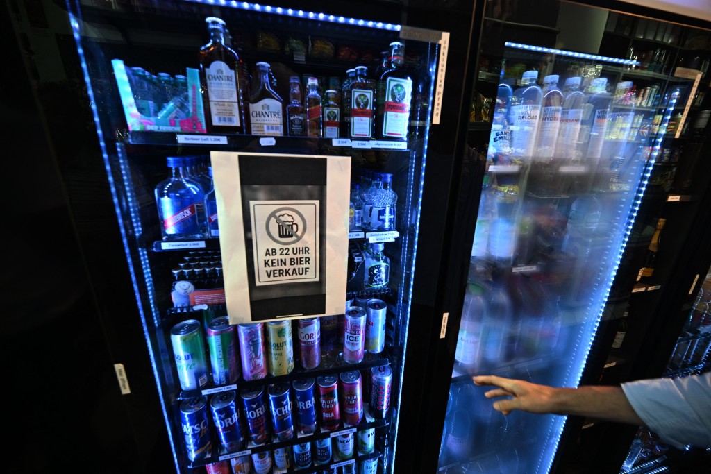 慕尼黑超市此前夜間禁售啤酒薯片。法新社