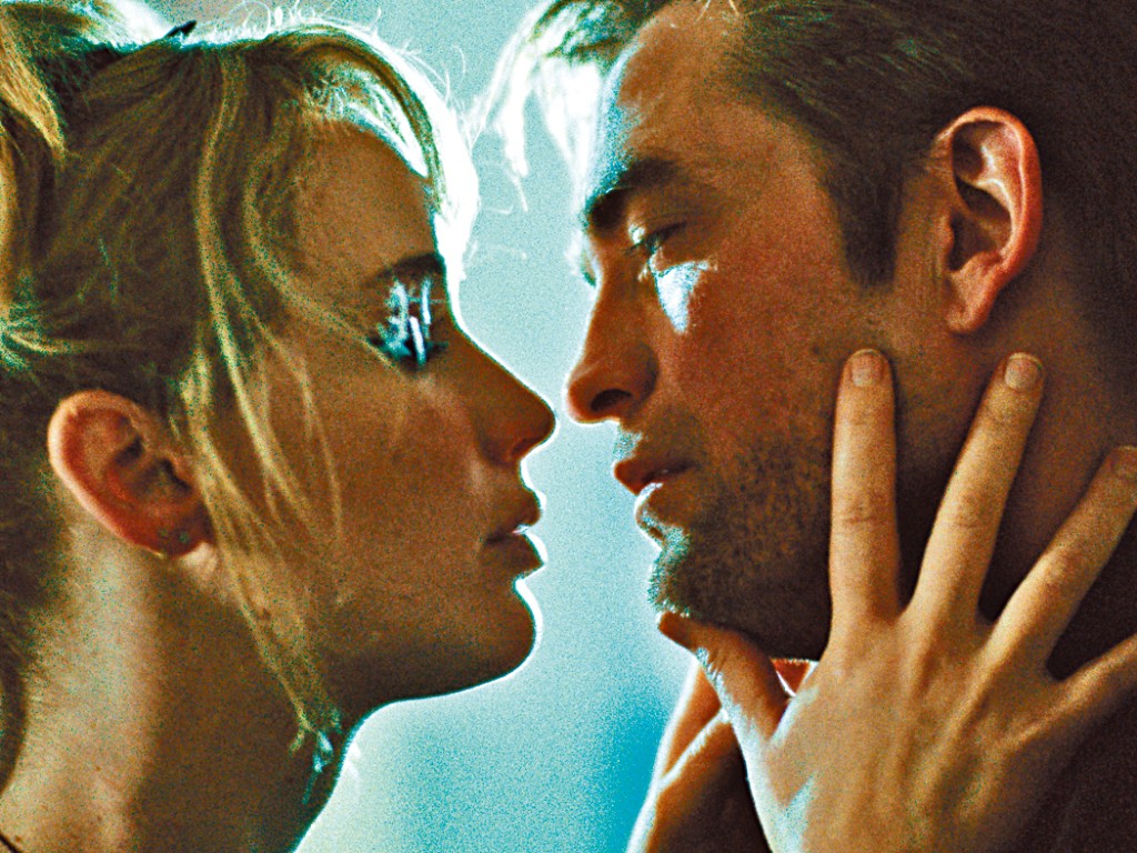 兩人互相拉扯,累鬥累。 兩人互相拉扯,累鬥累。