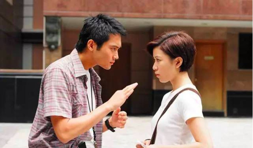 張智霖（左）與佘詩曼曾合作TVB劇《十月初五的月光》。