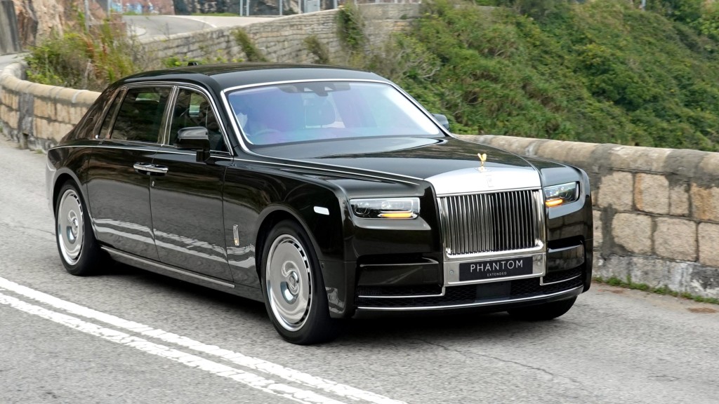 ●全新Phantom Extended Series II車身長近6米，車重2,720kg，不過標準配有後輪轉向，操控是意想不到的輕快靈活。