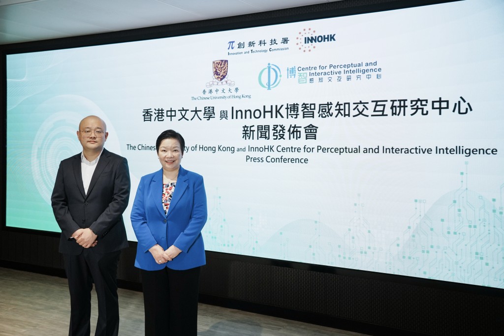 中大禤永明系統工程與工程管理學講座教授、博智感知交互研究中心主任蒙美玲(右)表示，傳統評測方法難以直接應用於粵語評估。汪旭峰攝