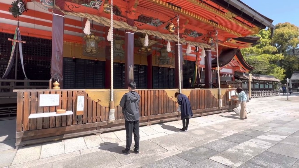 八坂神社更改规定，每天下午5时至翌天早上6时收起主殿的摇铃绳，以防再有游客搞事。