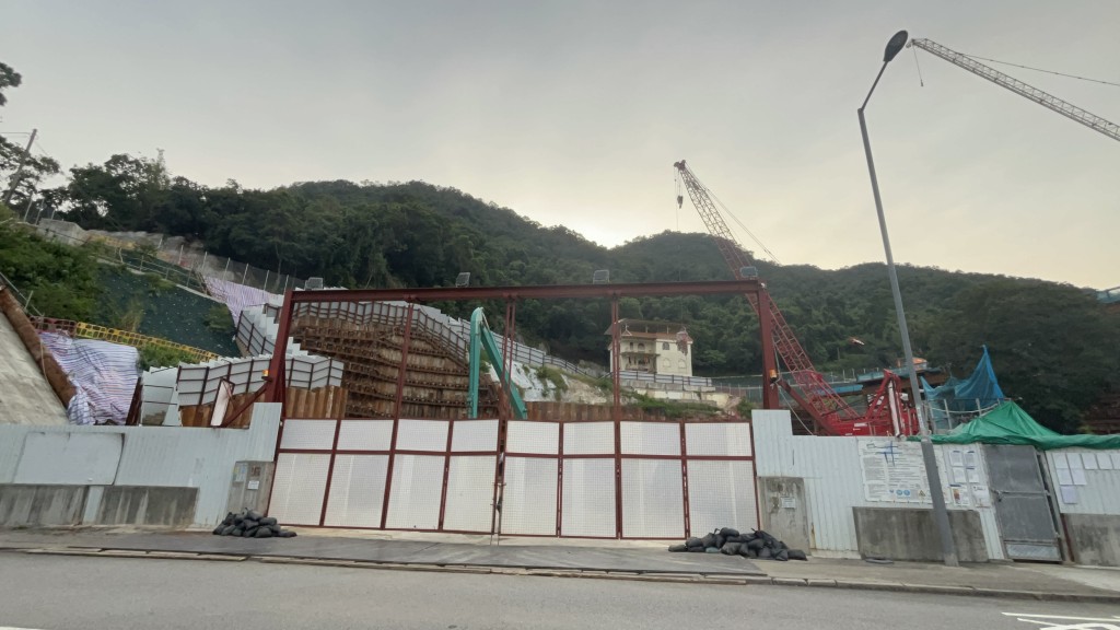 現場為大埔公路大埔滘段4101至4233號樟樹灘一工地。楊偉亨攝