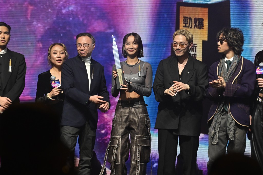 好多歌手出席《新城勁爆頒獎禮2023》。