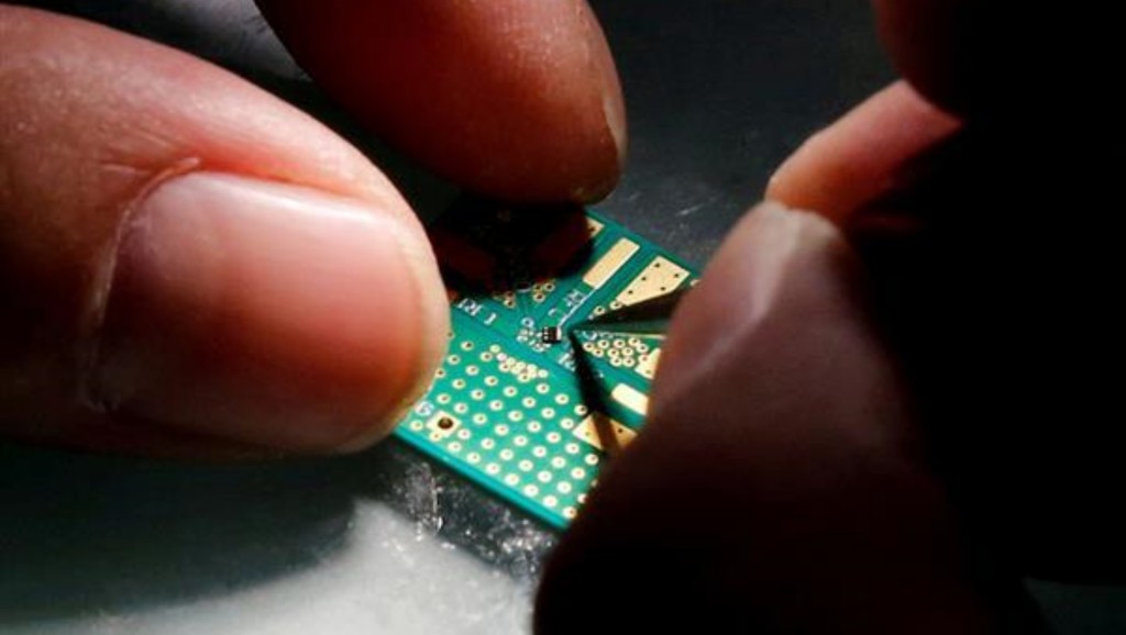 美日荷同意限制先进晶片制造设备出口中国。路透社