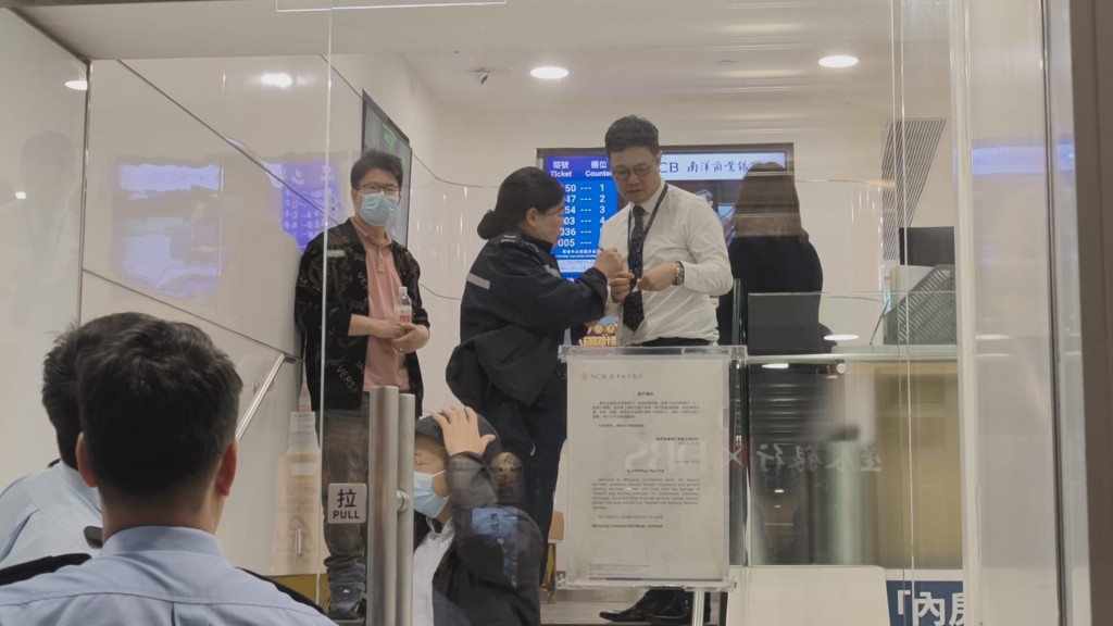 警員到場調查。黃文威攝