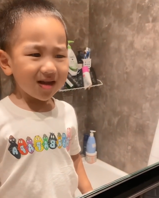 伯伯查看傷勢後皺晒眉頭。