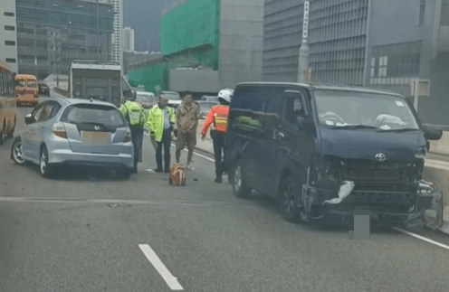 觀塘繞道今日下午發生3車相撞意外。網上圖片