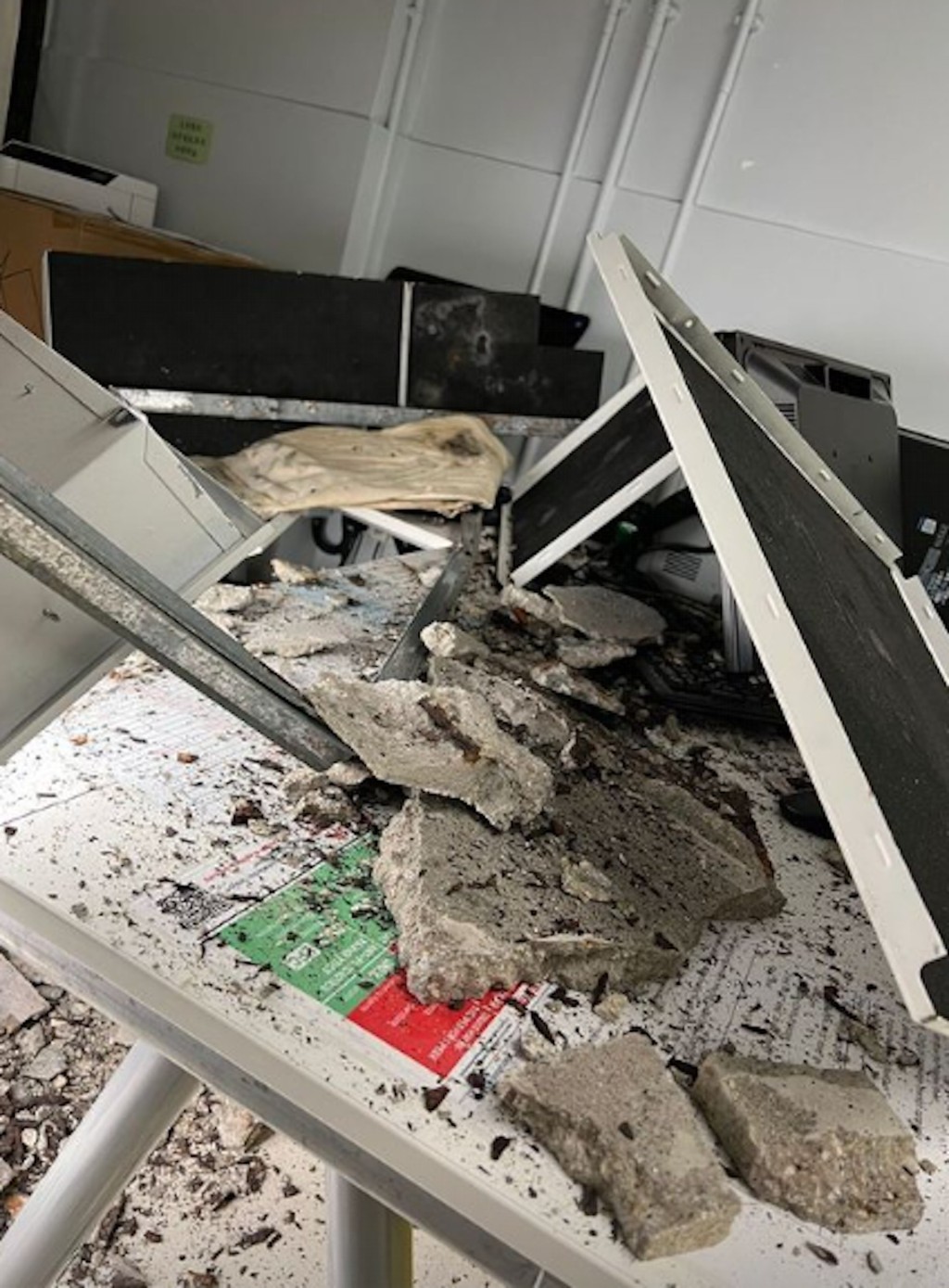 葵涌医院又发生冧石屎，幸无人受伤。资料图片