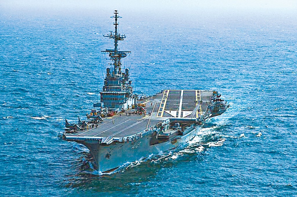 巴西航空母艦「聖保羅號」。