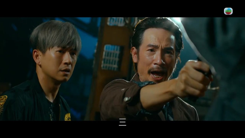 文华试探叶浩天这一幕，陈豪表情演绎一样有型。