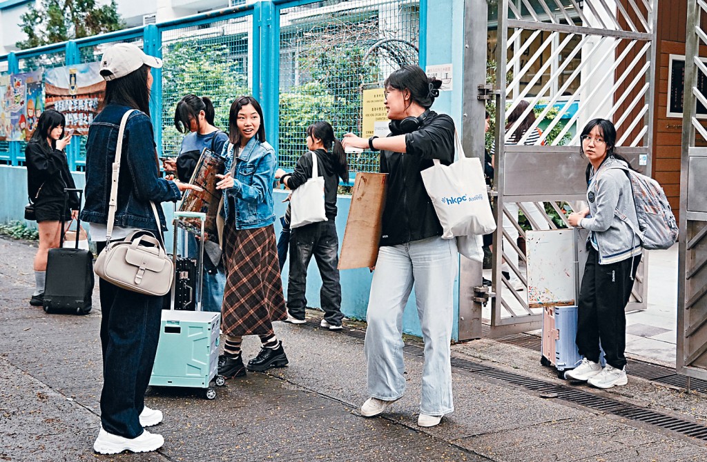 約3900名考生昨應考文憑試視藝科，考評局指各試場整體運作暢順。