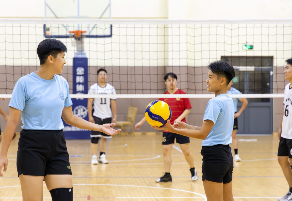 香港海關學院院長於9月22至26日率領30多位新入職的督察學員到上海海關學院進行國情及內地關務研習。香港海關FB圖片