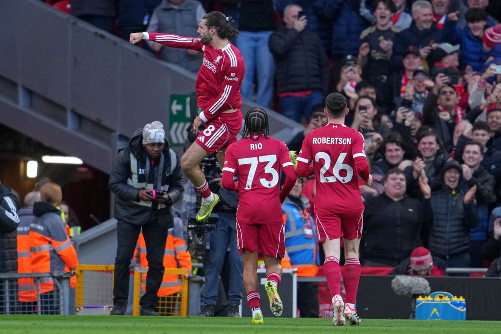 苏保斯拉尔为利物浦打开纪录。美联社