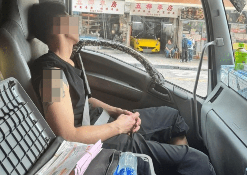 涉事司機事後將該名怪男強登貨車的照片上載至社交平台。從相片可見，涉案男子右臂有紋身，面對司機鏡頭時顯得刻意躲避。網上圖片