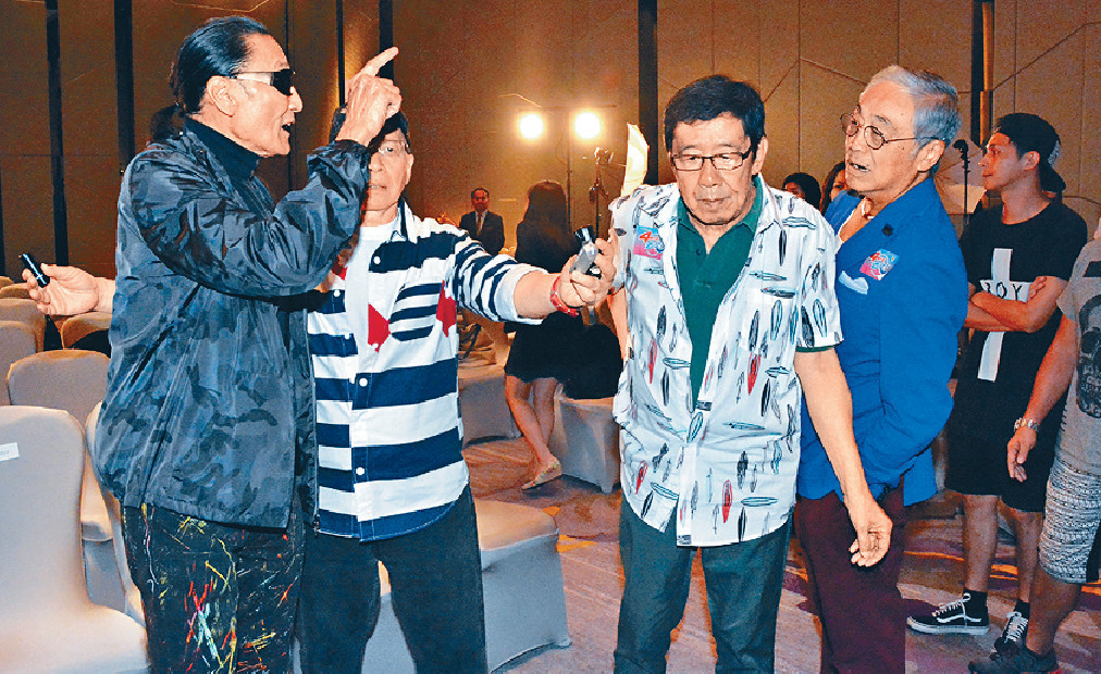 ■胡楓日前跟曾江、Joe Junior透過傳媒尋「四哥」謝賢，希望繼《四個小生去旅行》後再於演唱會聚首。