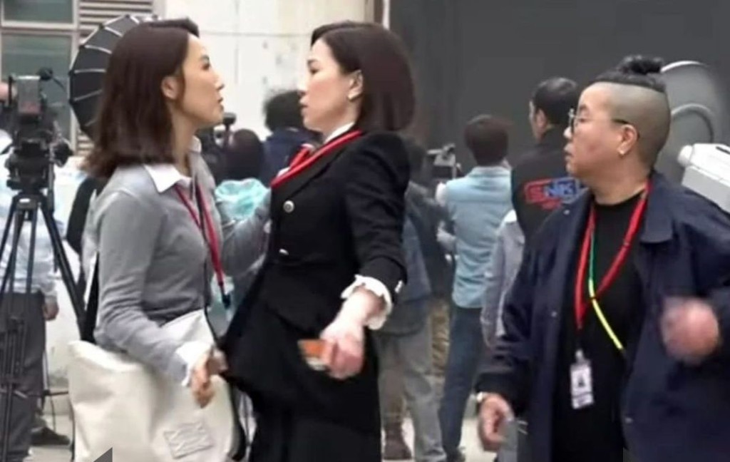 路芙（右）去年在TVB剧集《新闻女王》做「文家军」，虽然戏份不多但亦非常抢镜。