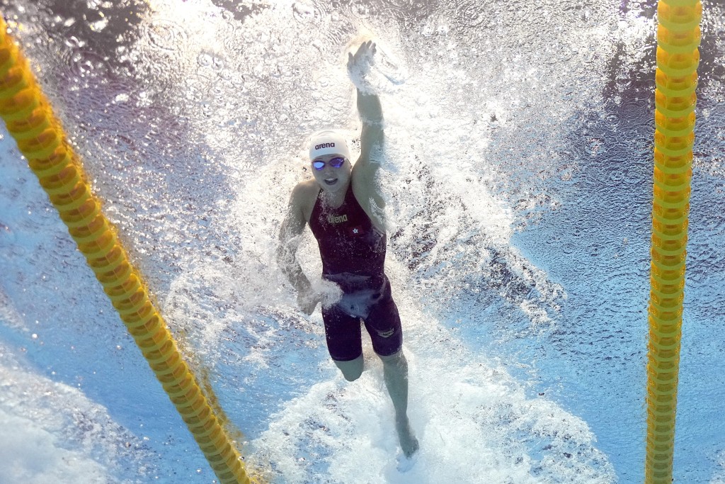 何诗蓓在3站世界杯都横扫100、200米自由泳金牌。 AP资料图片