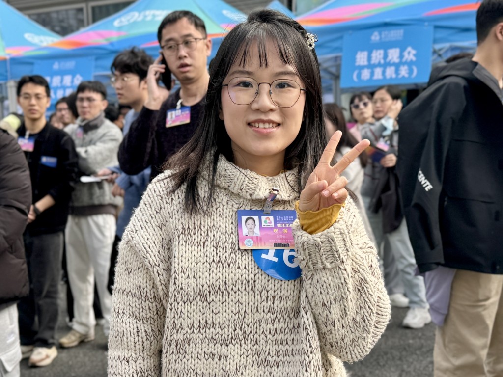 劉小姐表示已經看過一次閉幕禮彩排。楊功煜攝