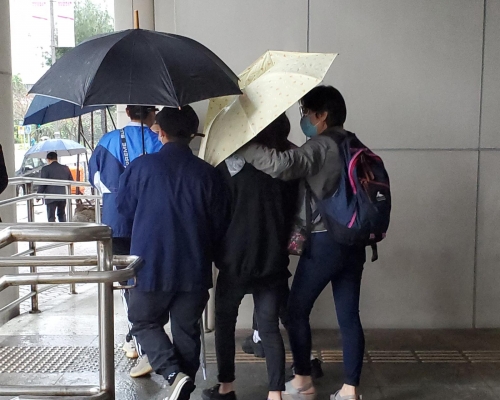 被告馬麗雅(黑衫黑褲黑鞋)。 張旭珊攝