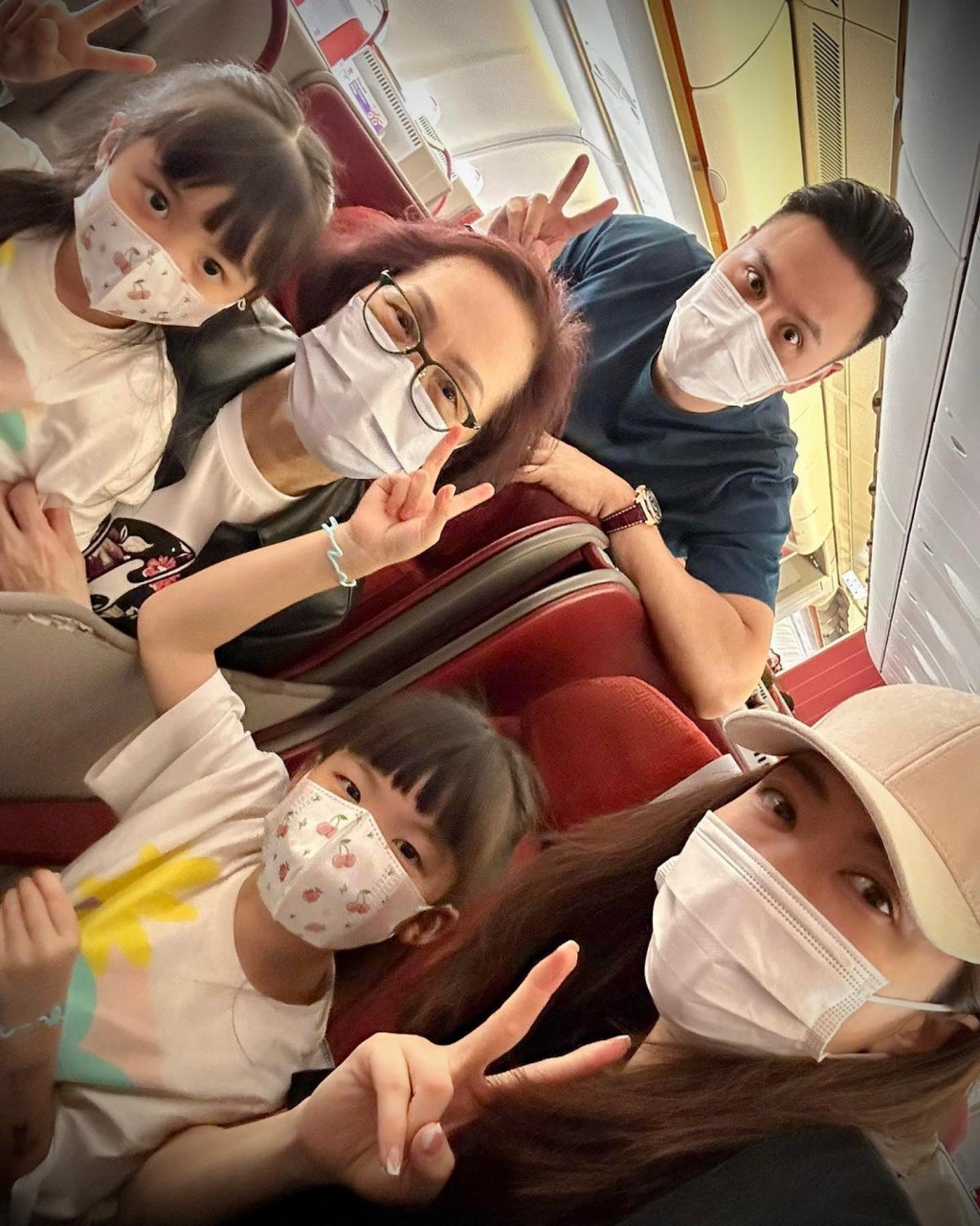 熊黛林6月時晒出外遊照，熊黛林帶同奶奶到日本旅遊。