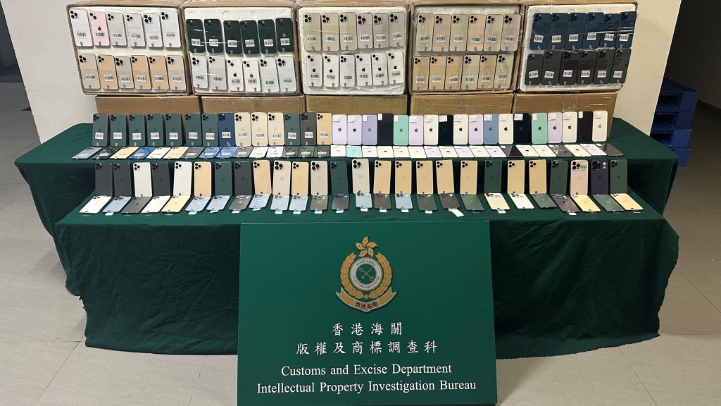 港珠澳大橋海關截入境貨車 檢120萬元冒牌iPhone拘司機