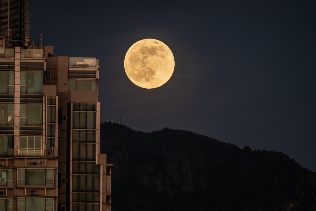 fb「香港天文台 HKO」截圖(攝: Jo Li / 飛鵝山 / 2025年11月5日 / CWOS) fb「香港天文台 HKO」截圖(攝: Jo Li / 飛鵝山 / 2025年11月5日 / CWOS)