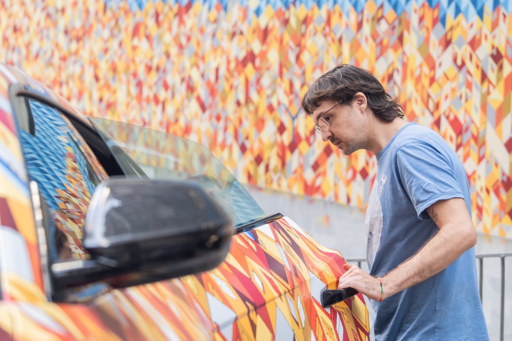 林寶堅尼常使用六角形或Y形，大家觀賞Alex Croft創作的壁畫及藝術車時，不妨留意一下