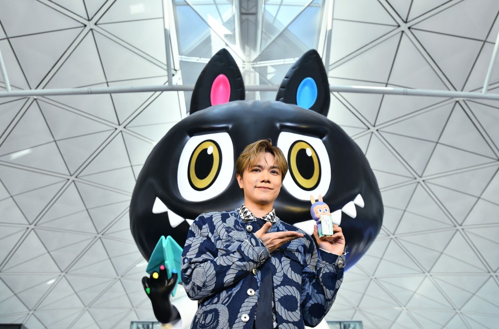 張敬軒希望以歌手身份與年輕人共勉，勸誡年輕人不要輕易受人影響、誤入歧途。資料圖片
