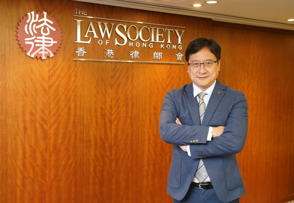 陈泽铭表示，会方一直积极推动法治教育工作，在「法律周」举办一系列法律推广活动。