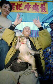 九龍城「金鷹」 (圖:星島圖片庫) 九龍城「金鷹」 (圖:星島圖片庫)