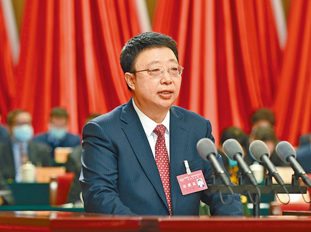 李佳去年在山西省政協常委會作出工作報告。