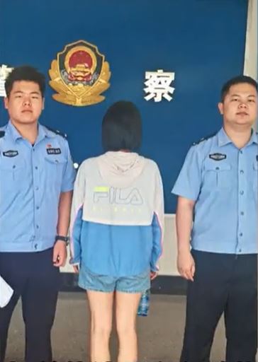 陳某利直播中以方言狂罵母親搏流量，被處行政拘留7日。九派新聞